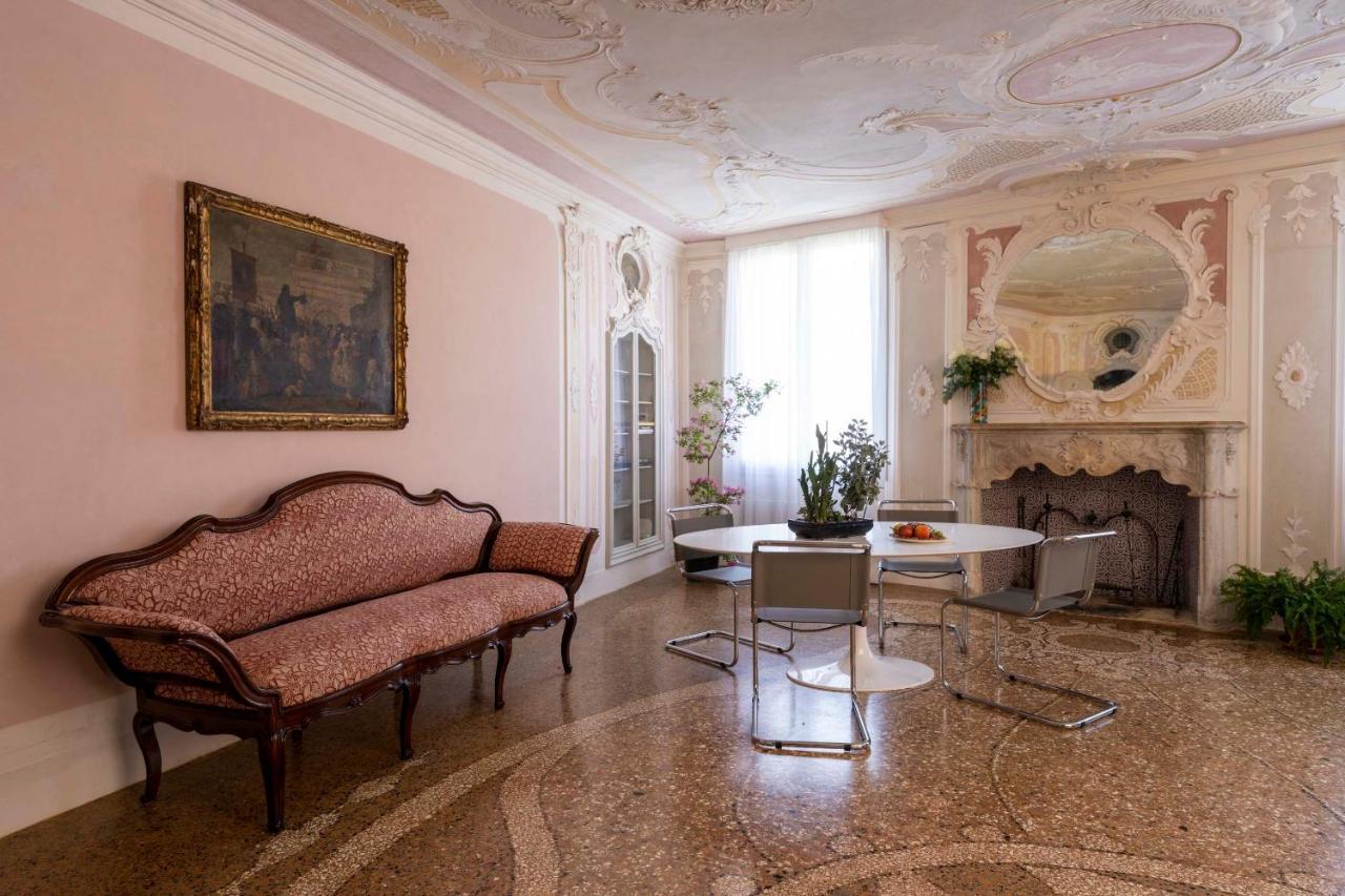 Mocenigo Grand Canal Luxury Venezia